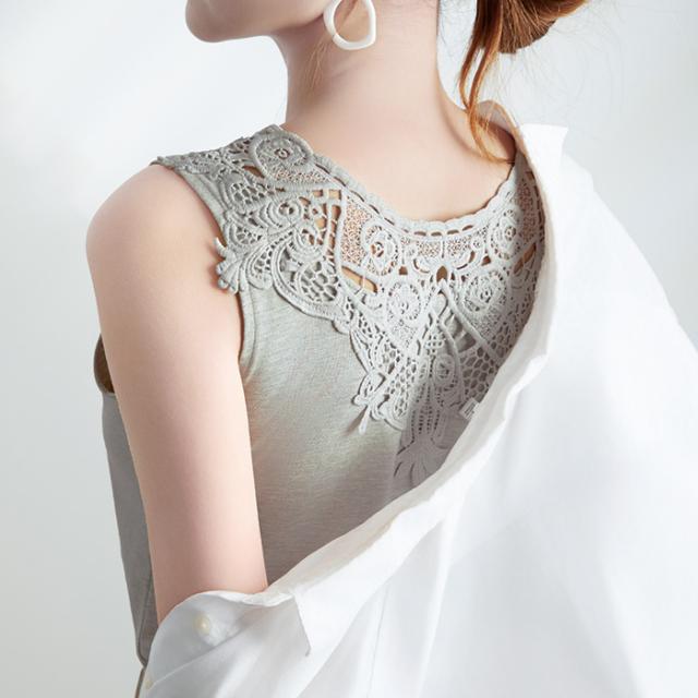 襟元レースタンクトップ