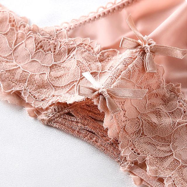 編み込みリボン風デザインのサテンTバック