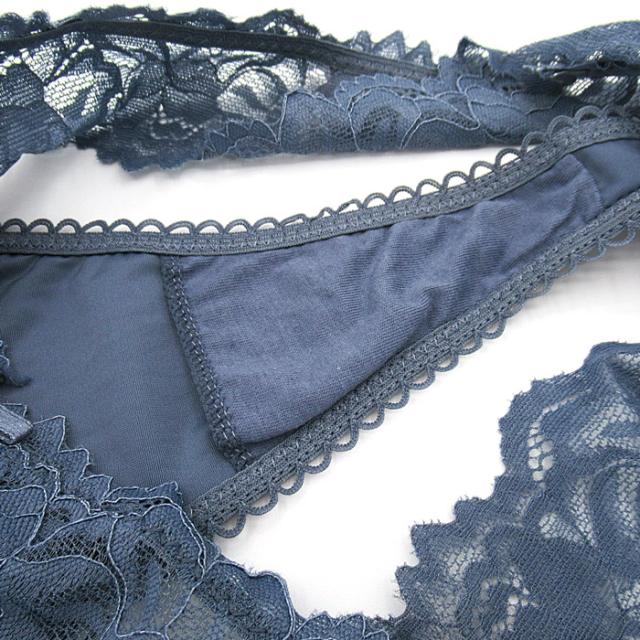 編み込みリボン風デザインのサテンTバック