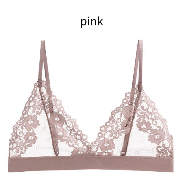 抜け感あるおしゃれを楽しむ。ゆるっと可愛い、レースの三角ブラ