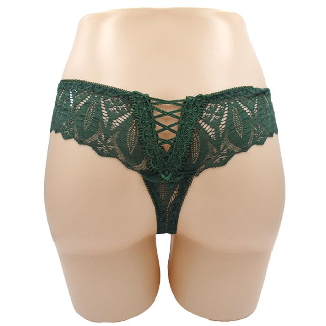 透け感レースで大人可愛く、後ろ姿まで魅力的なTバック