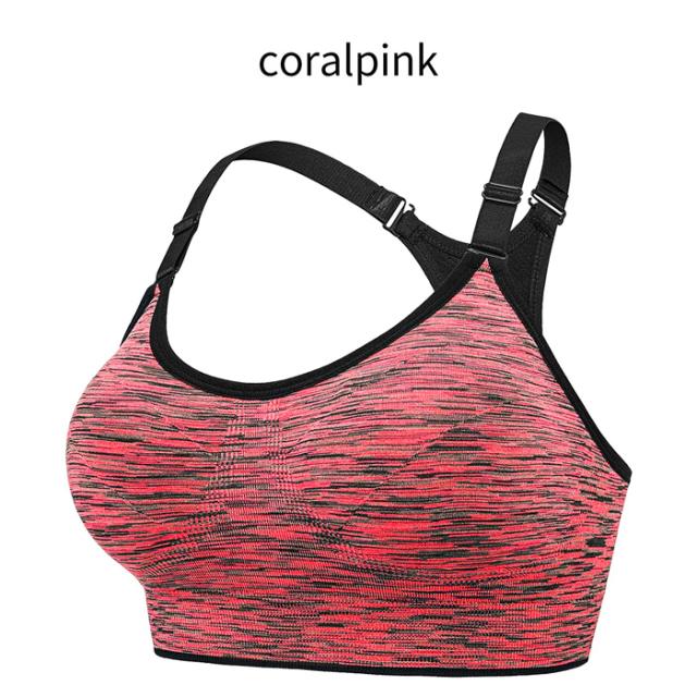 太目のストラップでバストの揺れを抑えてくれるスポーツブラ
