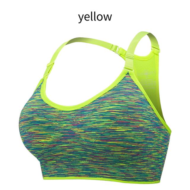 太目のストラップでバストの揺れを抑えてくれるスポーツブラ