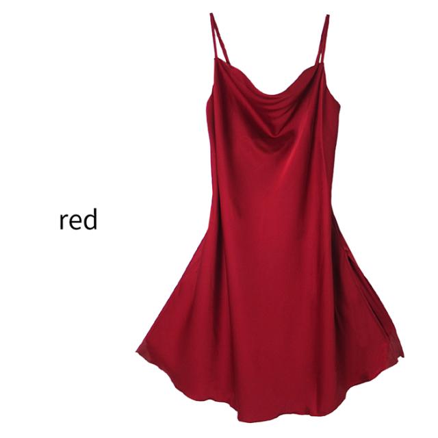 艶めくサテン セクシーなスリット入りシンプルスリップ