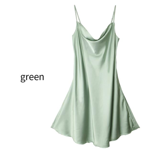 艶めくサテン セクシーなスリット入りシンプルスリップ