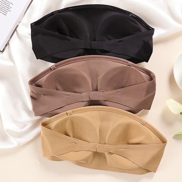 シンプルなデザインの透明ストラップ付きチューブトップ