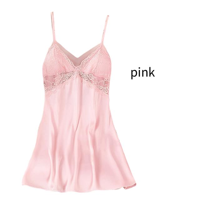 艶やかサテンと繊細レースが魅せる大人のスリップ