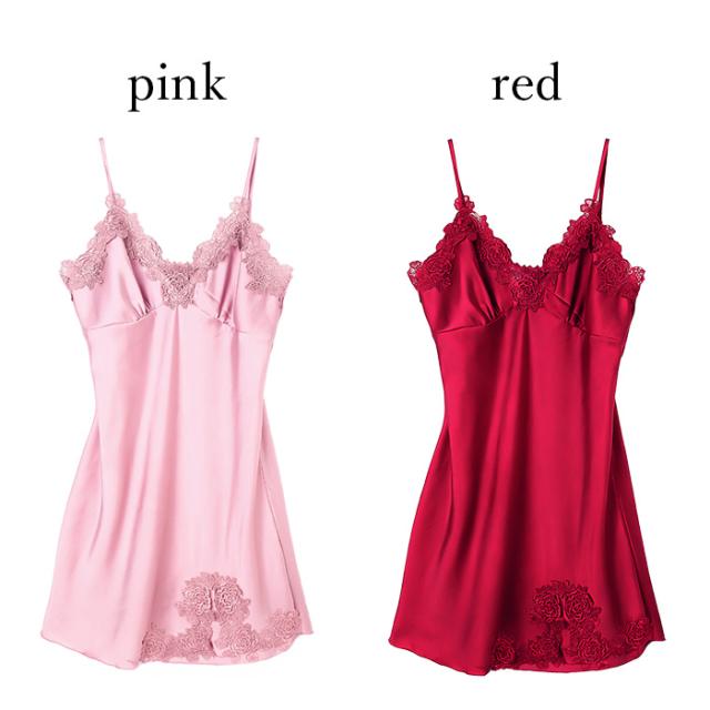 【送料無料】 エレガントなサテンスリップ