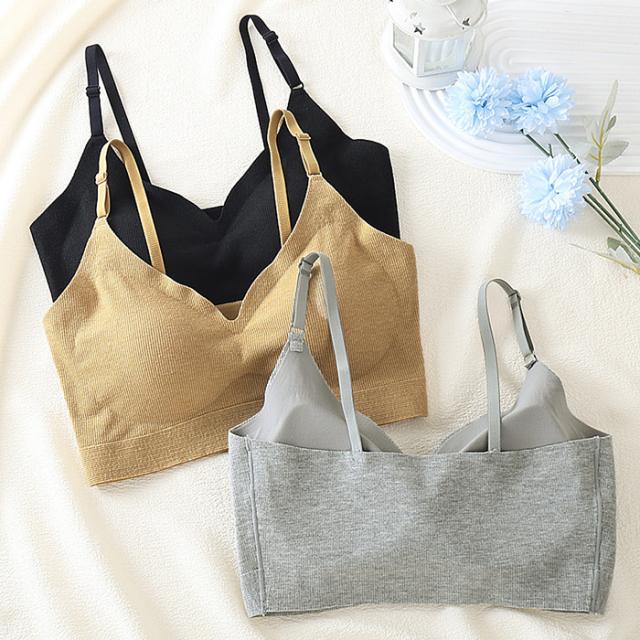 しっかりとした柔らかい生地が自慢の一体型パッド入りブラジャー