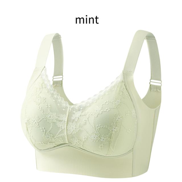 毎日着たくなる、シームレス×花柄レースのノンワイヤーブラ