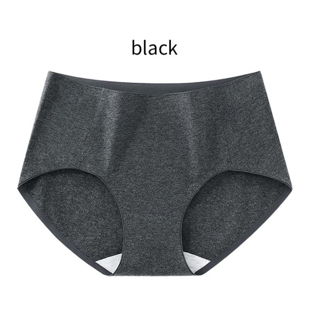 締め付けない優しい着心地！シームレスショーツ