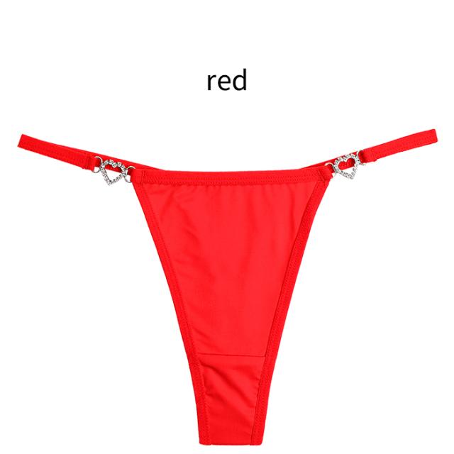 サイドのハートチャームがさりげなく輝く、上品かわいいTバック