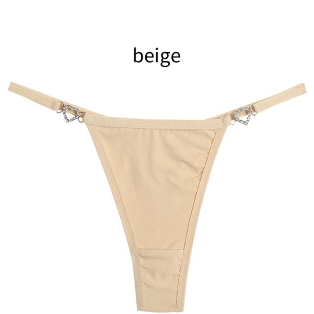 サイドのハートチャームがさりげなく輝く、上品かわいいTバック