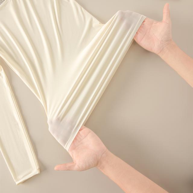 【送料無料】動きにフィット。薄手の万能インナー