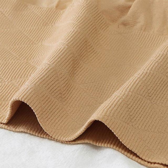 補正Tバックショーツ