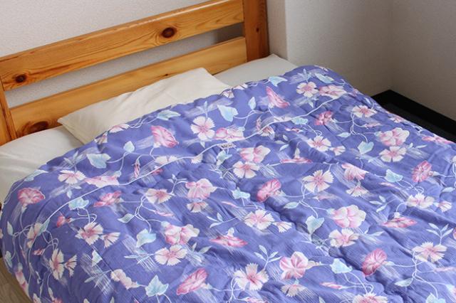 肌布団近江高島ちぢみ夏でもさわやか日本製綿100%通気性肌掛け布団シングル来客用紫パープル青ブルー花柄