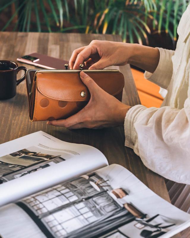 カフェにガマグチを持ってお出かけ