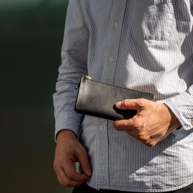 大人の暮らしには本革