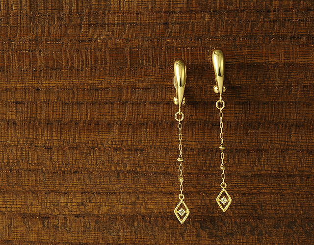 K18ダイヤモンドイヤリング follow