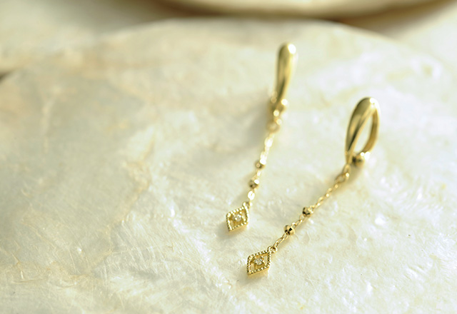 K18ダイヤモンドイヤリング follow