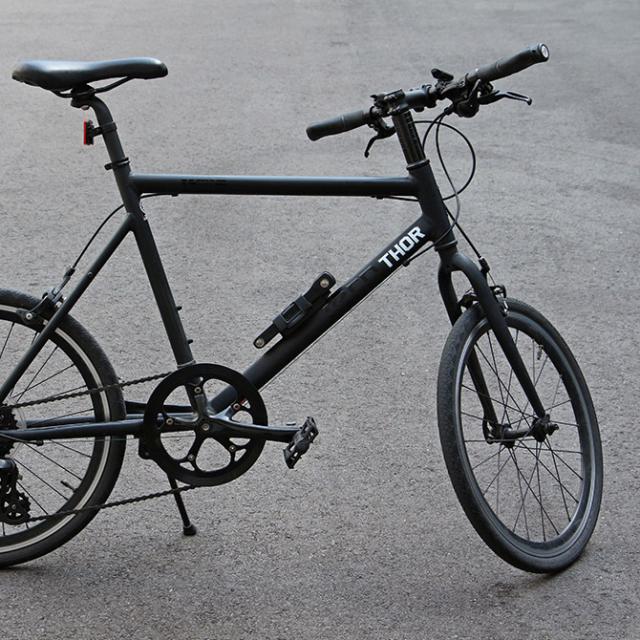 THOR ソー ロゴステッカー  ステッカー ロゴステッカー 屋外用 耐水 おしゃれ かっこいい ユニセックス 男前 THOR ソー  