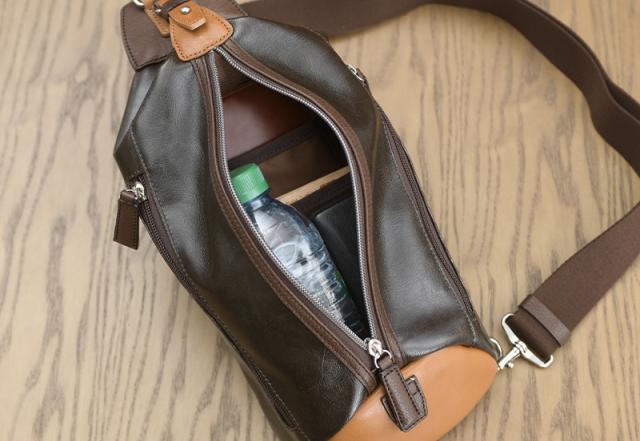 豊岡鞄 縦型ボディバッグ PUコート帆布 かっこいい ショルダー 肩掛け