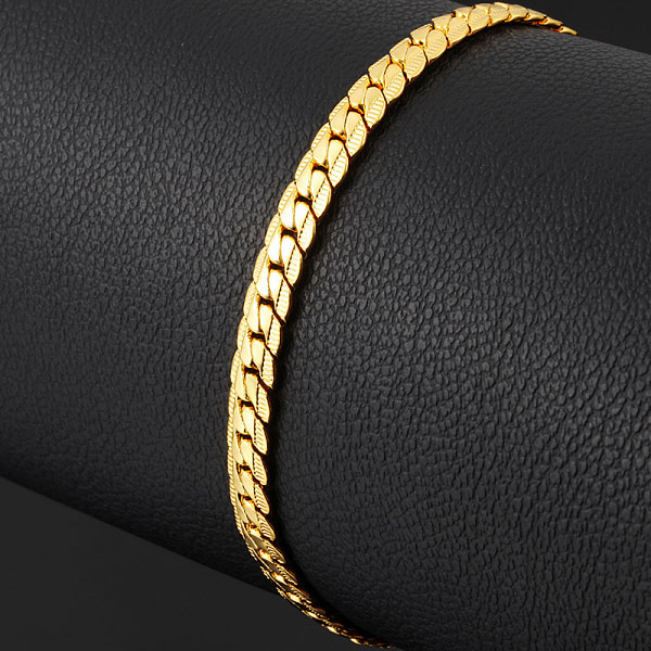 ゴールドカラー チェーン ブレスレット