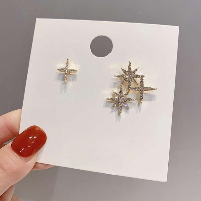 アシンメトリー スター ピアス