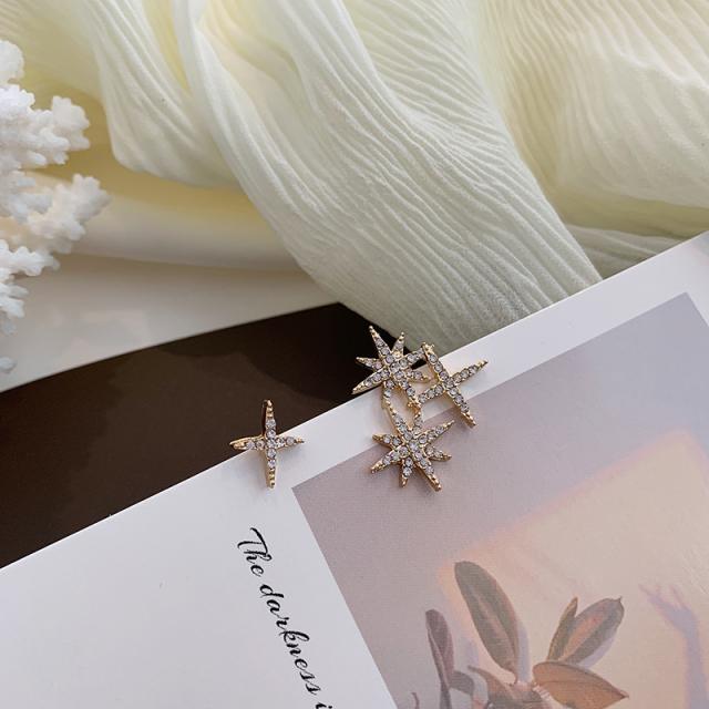 アシンメトリー スター ピアス