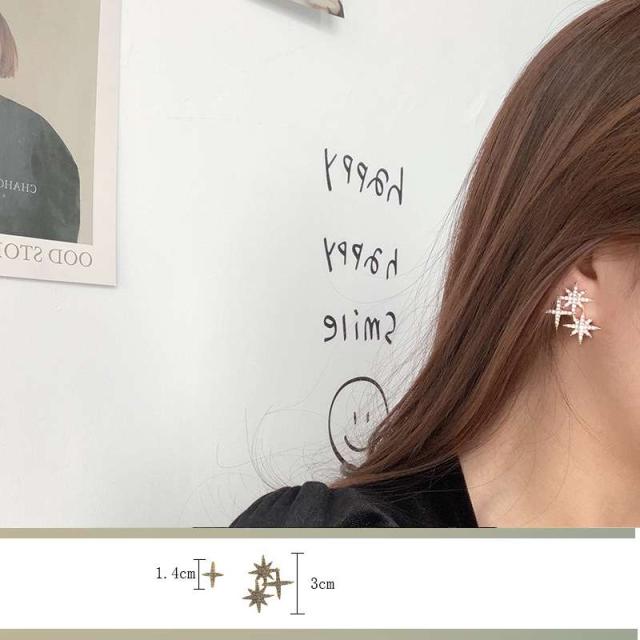 アシンメトリー スター ピアス