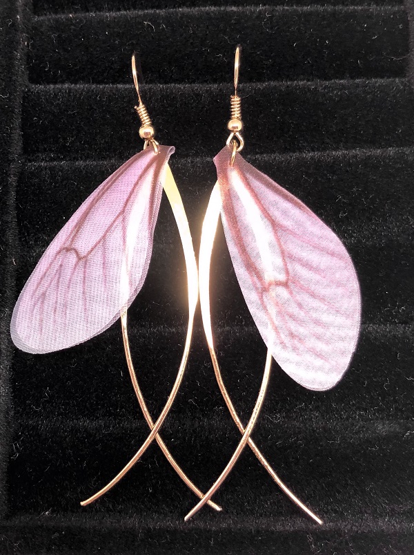 弓形蝶々のピアス