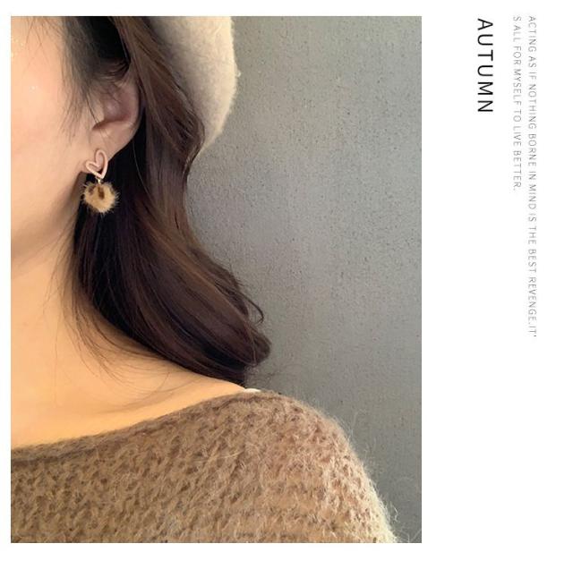 ハート ぼんぼん ピアス