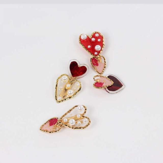 赤いハートのハンドメイド風ヘアクリップ