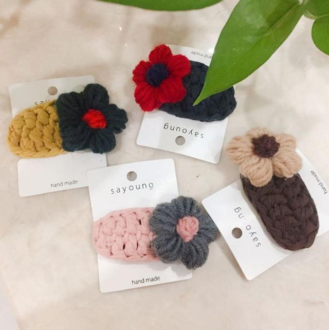 ヘアクリップ　ニット