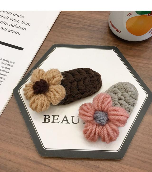 ヘアクリップ　ニット