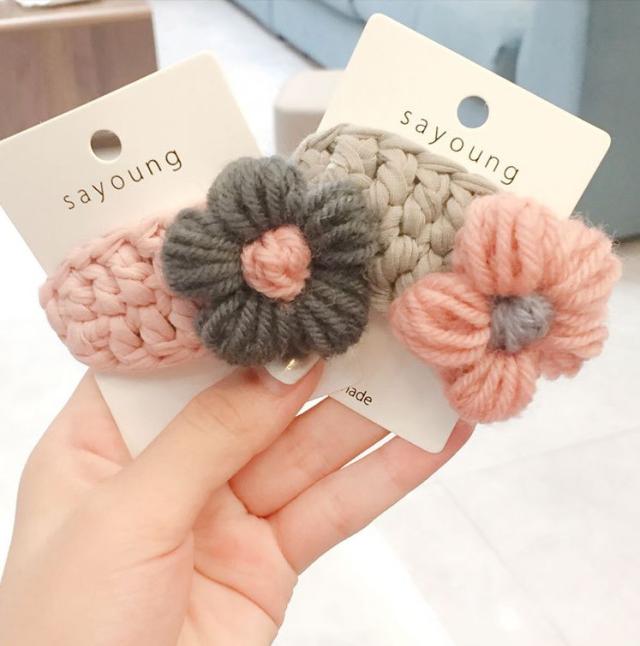 ヘアクリップ　ニット