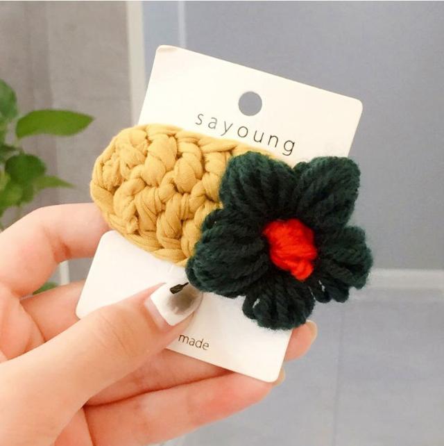 ヘアクリップ　ニット