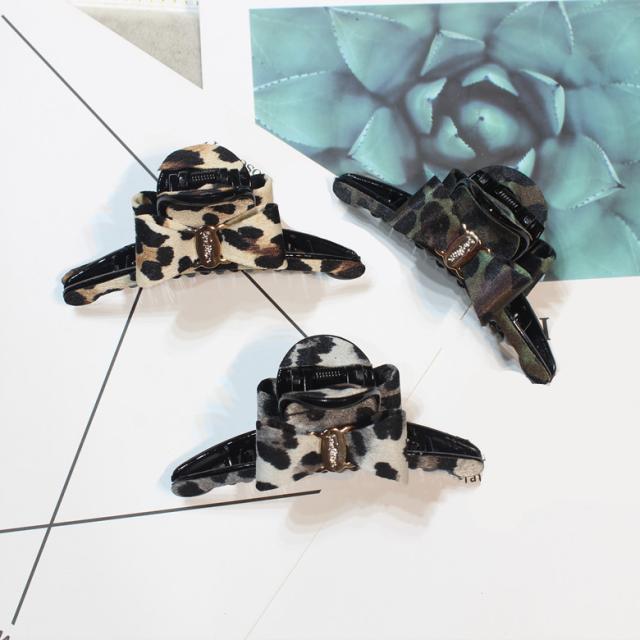 ヒョウ柄 バンス クリップ