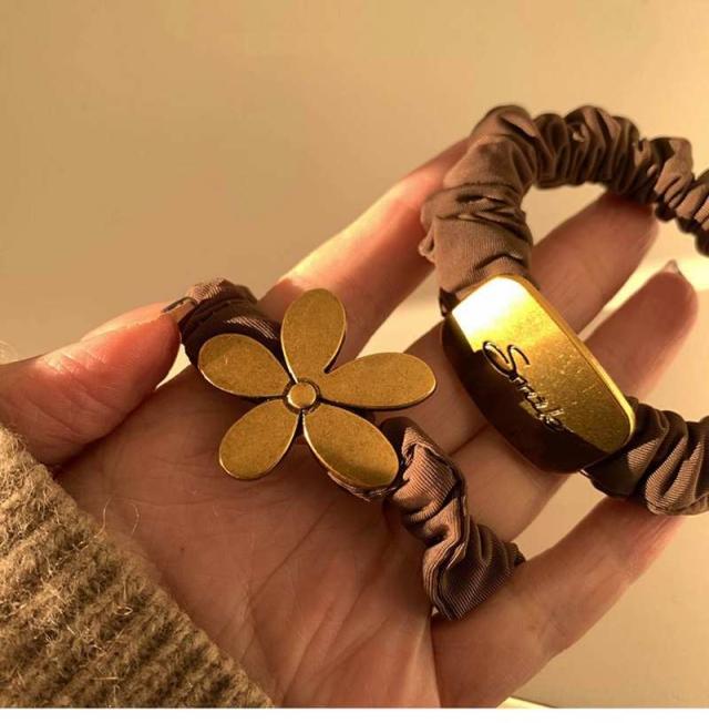 メタル シュシュ