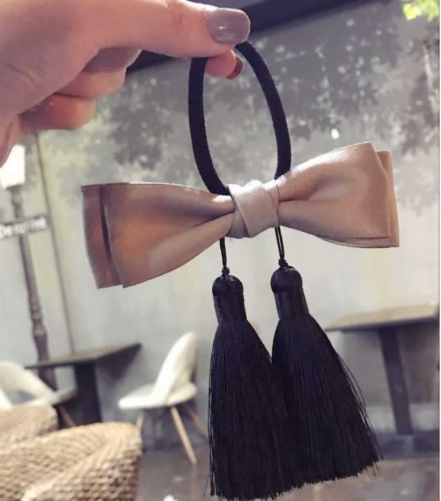 タッセル付き エレガント ヘアゴム