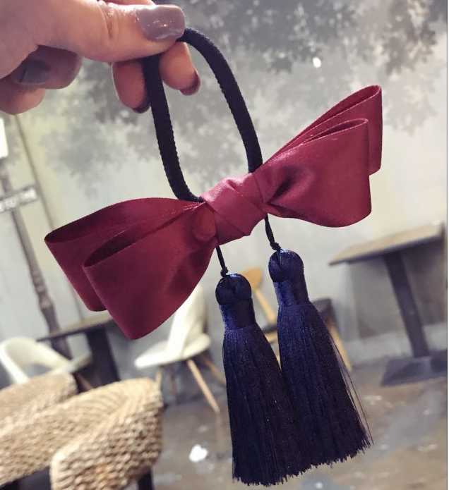 タッセル付き エレガント ヘアゴム