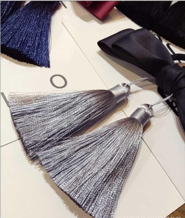 タッセル付き エレガント ヘアゴム