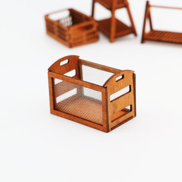 ミニチュア雑貨　金網付き 木箱