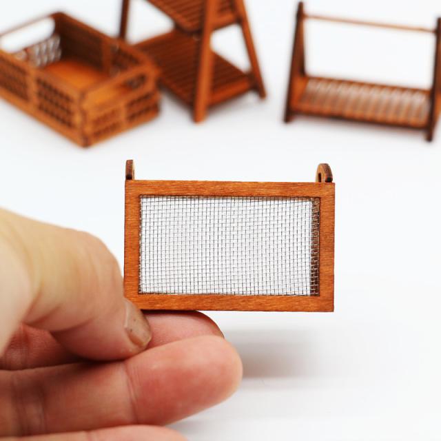ミニチュア雑貨　金網付き 木箱