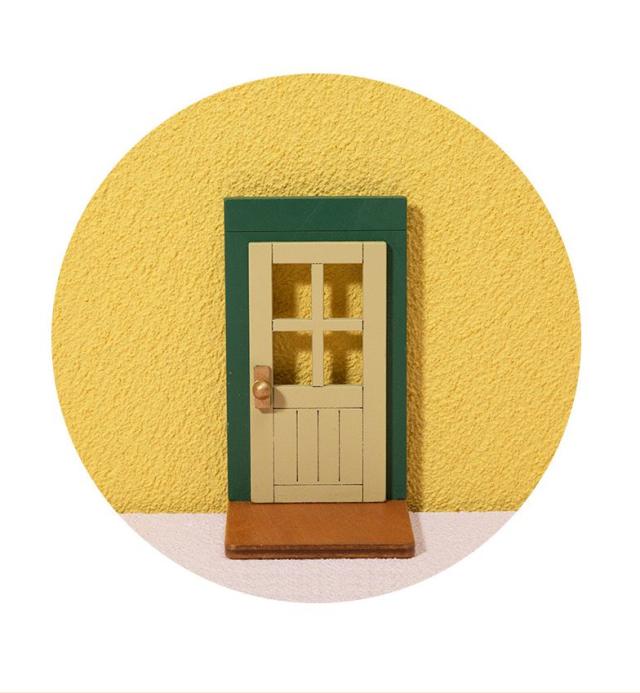 ミニチュア雑貨   木製ドア  