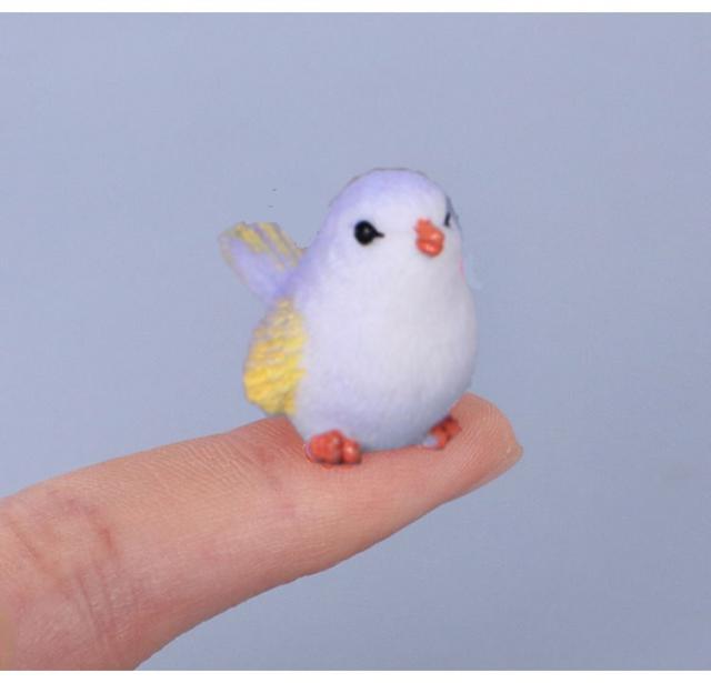 ミニチュア雑貨  小鳥 ひな 木製台 ３点セット