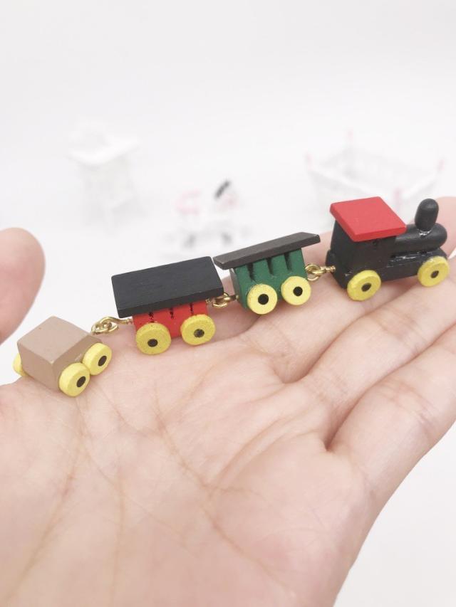 ミニチュア雑貨 おもちゃ 汽車