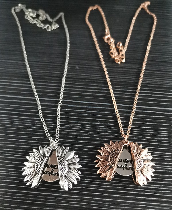 ネックレス ひまわり ロゴ