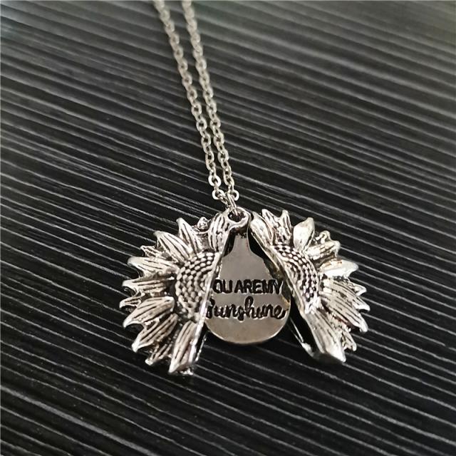 ネックレス ひまわり ロゴ