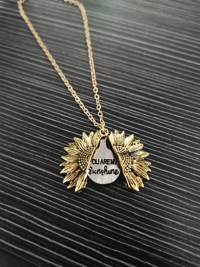 ネックレス ひまわり ロゴ